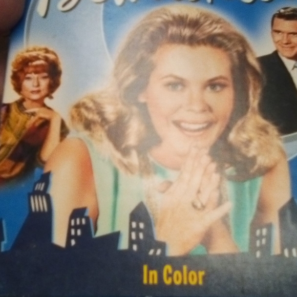 Complete First Season Of "Bewitched" In Color - Picture 9 of 11
